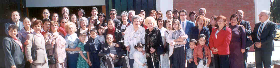 familiaabuecumple.jpg